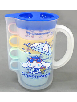 เซ็ตเหยือกน้ำพร้อมแก้ว Cinnamoroll Vacation (Limited) ด้านในมีแก้วมาให้ 4 ใบ ขนาด 17 x 11 ซม. ความจุเหยือก 900 ml ความจุแก้วใบละ 220 ml ไม่มีวางขายทั่วไป เป็นแบบต้องลุ้นกับทางหน้าร้าน Sanrio ที่ญี่ปุ่นเท่านั้น