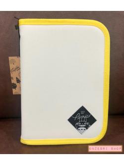 Multi Storage Case ลาย My Neighbor Totoro สีครีมขอบเหลือง จาก Studio Ghibli Japan มีช่องใส่ของเยอะ ใส่บัตรได้ ขนาด 16.5 x 23.5 ซม.