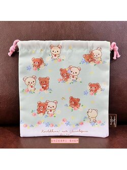 กระเป๋ารูดเชือก Korilakkuma meets Chairoikoguma สีเขียว ขนาด 20 x 19.5 ซม.