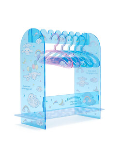 ที่แขวนหน้ากากอนามัย Sanrio แบบ Cinnamoroll สีฟ้า มีไม้แขวนให้ 5 ชิ้น ทำจากอะคริลิค เอาไว้แขวนหน้ากากหรือว่าชุดตุ๊กตาได้นะคะ ขนาด 28 x 10.5 x 27 ซม.