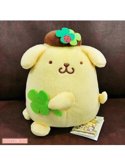 ตุ๊กตา Pompompurin ถือใบ Clover ขนาด 20 x 22 ซม.