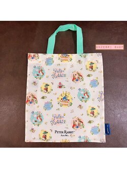 กระเป๋า Peter Rabbit 120th Anniversary Eco Bag แบบสีขาวลายพร้อย ขนาด 28 x 24.5 ซม. เป็นผ้าร่มบาง