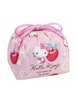 กระเป๋ารูดเชือก Hello Kitty Lunch Bag ลาย Apple ฐานขยายได้กว้าง ไว้ใส่กล่องข้าวได้ ขนาด 27 x 16 x 12 ซม.