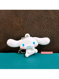 พวงกุญแจ Sanrio Characters Petanko Mascot Team White แบบ Cinnamoroll ขนาด 5.5 x 3 ซม.