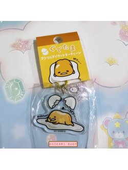 พวงกุญแจ Sanrio Acrylic ลาย Gudetama ออกจากไข่ เป็นอะคริลิคใส เป็นตัวห้อยใหญ่กับตัวห้อยเล็กด้านบน ขนาด 4 x 4 ซม. โดยประมาณ (วัดไม่รวมสาย)