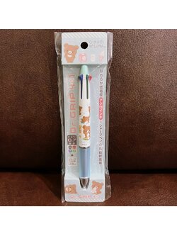ปากกา Dr.Grip 4+1 ลาย Rilakkuma คอลเลกชั่น Chairoikoguma wants to grow up สีขาวฟ้า เป็นปากกาหมึก 4 สี ดำ แดง เขียว น้ำเงิน และเป็นดินสอกดในแท่งเดียวกัน