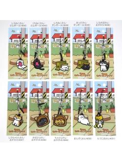 Neko Atsume 3 Way Rubber Strap น้องเหมียวจากเกม Neko Atsume ที่เป็นได้ทั้งที่ห้อยมือถือ พวงกุญแจ และปลั๊กกี้ (จุกกันฝุ่น) ของมือถือ มีหลายแบบให้เลือกค่ะ