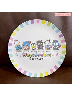 จานเมลามีนใบใหญ่ Hapidanbui Sanrio (Limited) สีขาว เส้นผ่านศูนย์กลาง 26.5 ซม. ไม่มีวางขายทั่วไป เป็นแบบต้องลุ้นกับทางหน้าร้าน Sanrio ที่ญี่ปุ่นเท่านั้น
