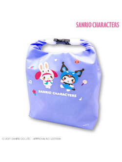 กระเป๋าใบใหญ่ Sanrio Lunch Bag แบบสีม่วง ขนาด 34 x 31.4 x 11 ซม. ตรงหูหิ้วมีที่ล็อก ฐานบุเป็นทรง ใส่กล่องอาหารได้