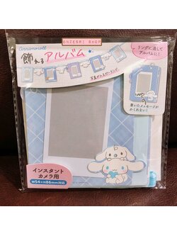 ที่ใส่รูป Sanrio Photo Album Garland แบบ Cinnamoroll เป็นแบบที่ใส่รูป/การ์ด ขนาดรูปโพลารอยด์ แขวนตกแต่งได้ ขนาด 9.5 x 12 ซม. มีกรอบใส่รูป 5 / กระดาษคาแรกเตอร์ 4 / ริบบิ้นขนาด 3 ม. / ห่วงแขวน 2 ห่วง
