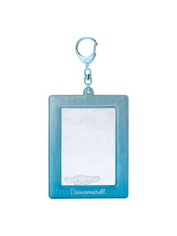 พวงกุญแจเฟรมการ์ด/โพลารอยด์/รูป/บัตร แบบขอบวิ้ง ของแท้จาก Sanrio Japan สายติ่ง สายไอดอล ต้องมี ! ขนาด 9.1 x 0.3 x 12.6 ซม. ทำจาก PVC แบบ Cinnamoroll