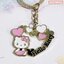 พวงกุญแจ Hello Kitty ลายหัวใจ จาก Universal Studios Japan ทำจากโลหะ ด้านหลังมีปั๊มโลโก้ สูงประมาณ 7 ซม. มี 3 สีให้เลือก