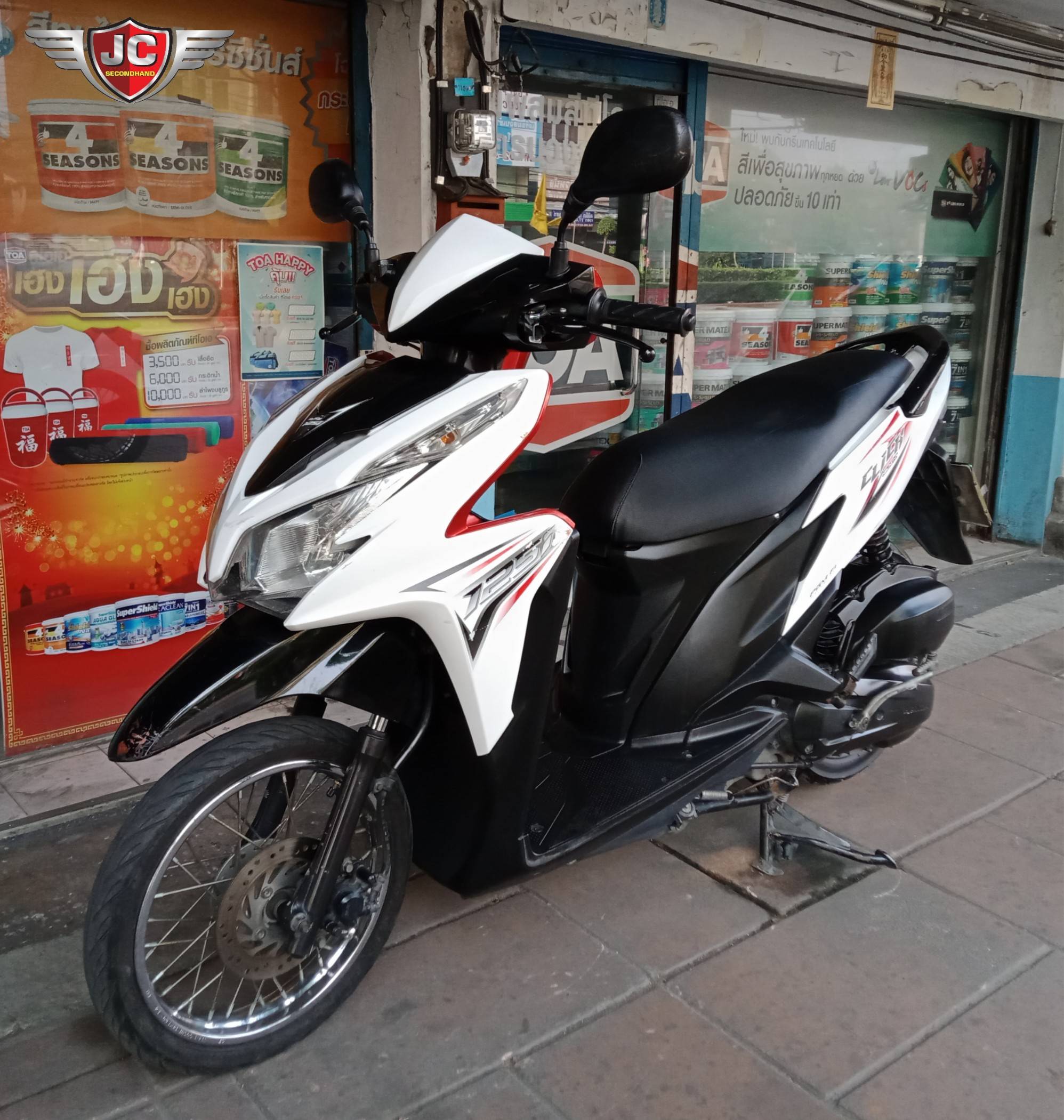 มาแล้วจ้า ใครถามหารุ่นนี้ HONDA CLICK125I จดทะเบียนกลางปี55 เครื่องดีเงียบกริบ สตาร์ททีเดียวติด ชุดสีแท้ติดรถสภาพโอ