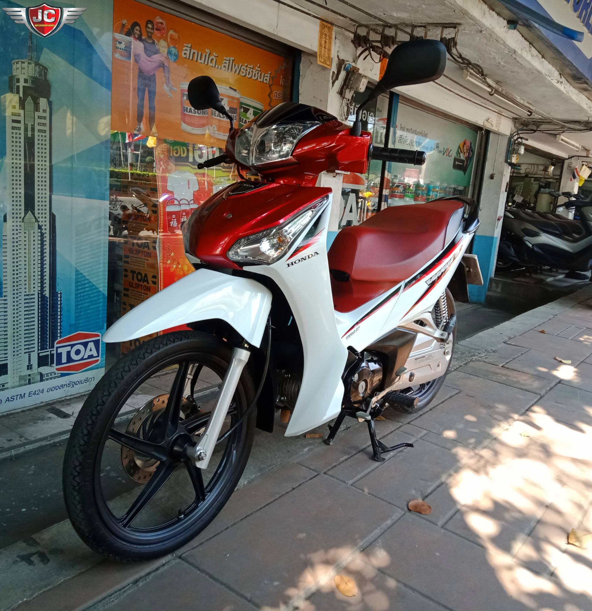 โปรแรง (ดาว)999 บาท !! มาใหม่อีกคัน "รถบ้านมือเดียวยอดฮิต" HONDA WAVE125I สตาร์ทมือ+ล้อแม็ก จดกลางปี 61 โฉมก่อนปัจจุบัน รถสวยสภาพดีพร้อมใช้งาน