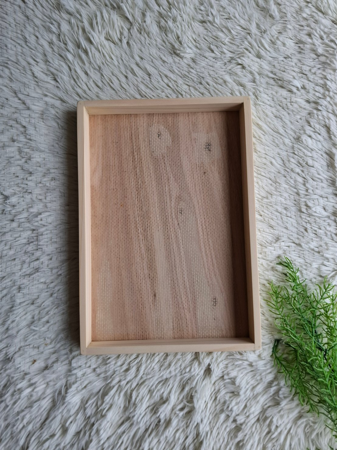 ถาดไม้สน