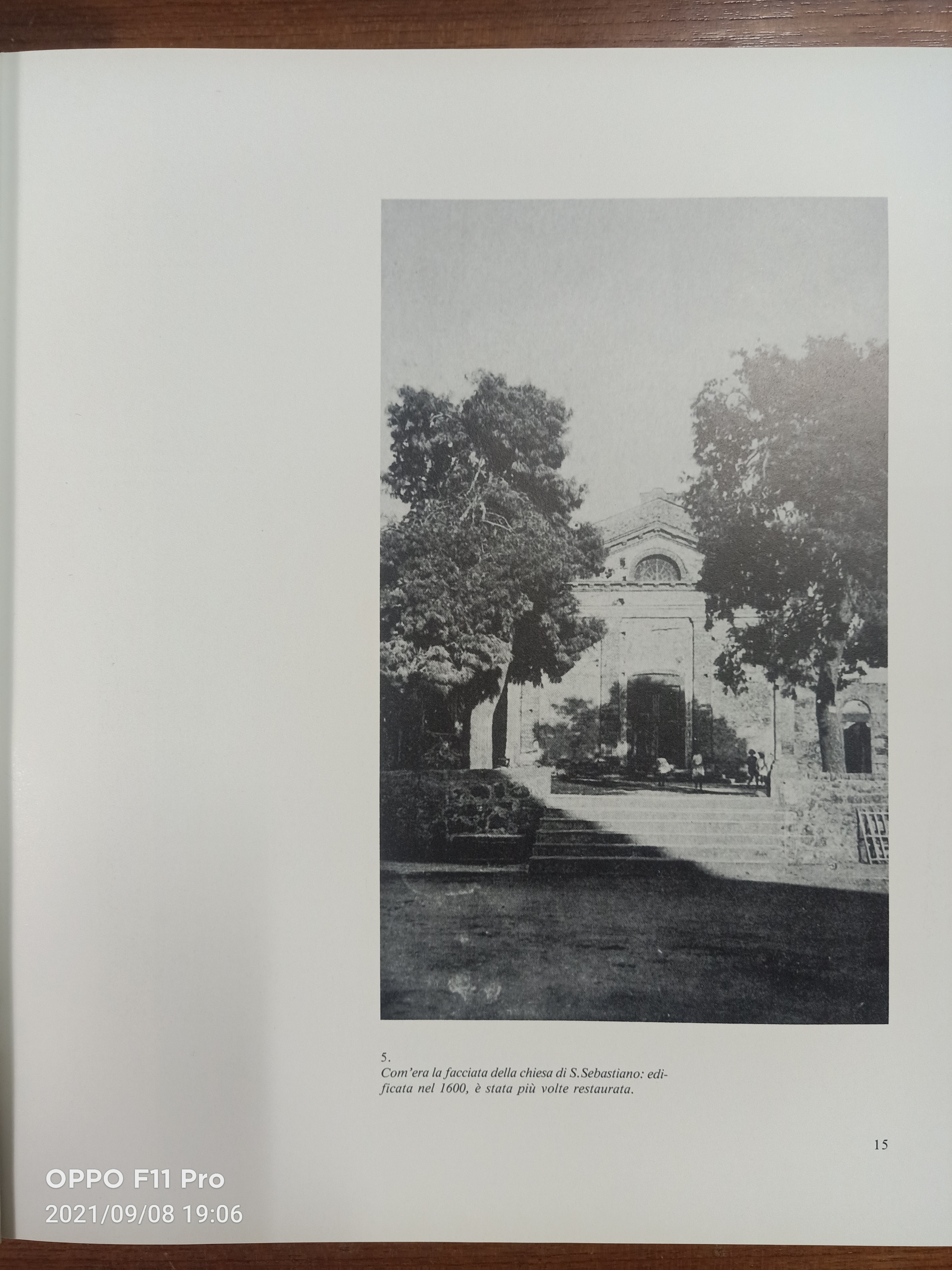 ORISTANO eil suo volto(หนังสือเล่มนี้สภาพไม่สมบรูณ์ด้านปกในตามรูปที่ถ่าย) / VICO MOSSA GIUSEPPE PAU