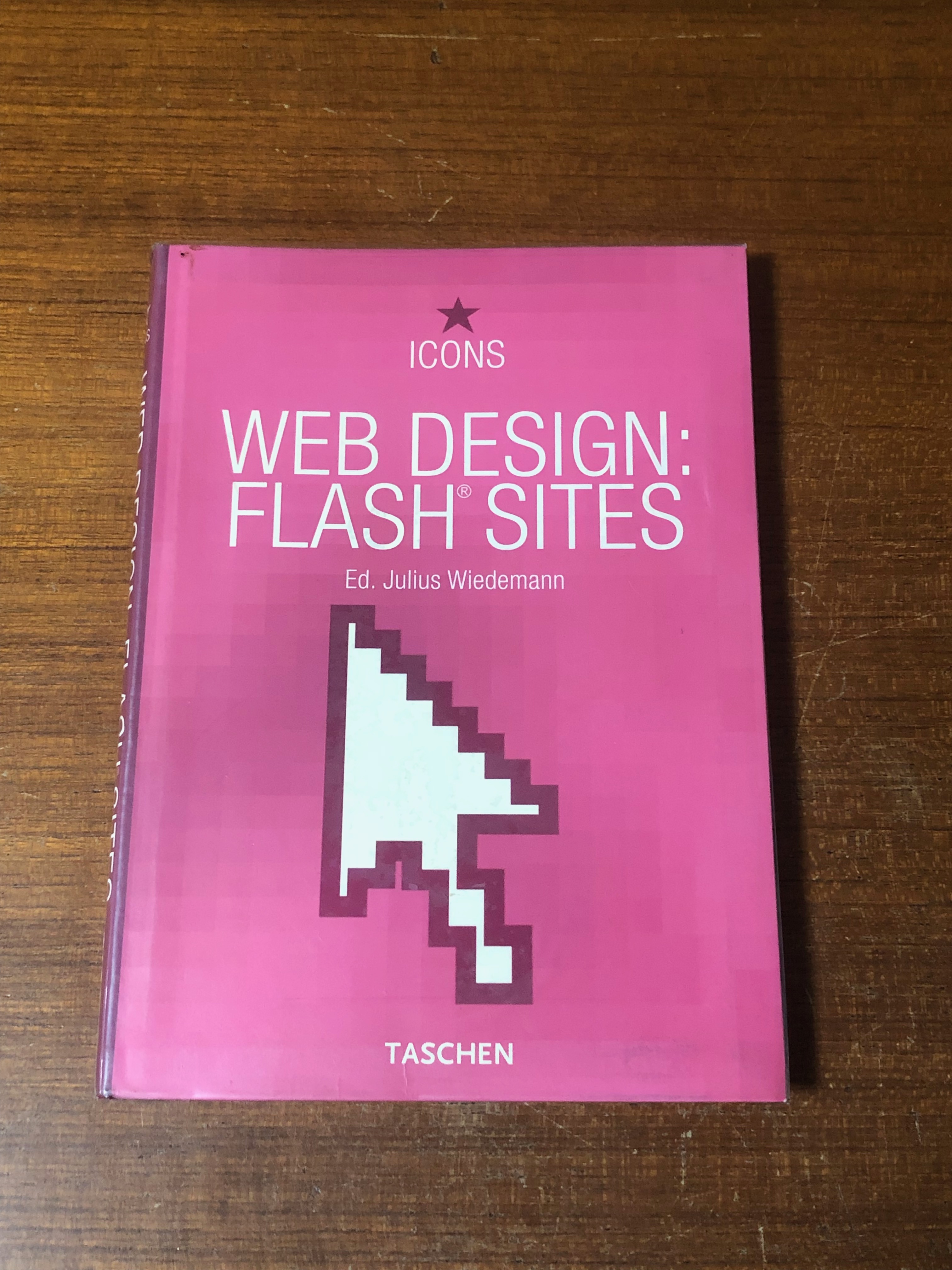 WEB DESIGN : FLASSH SSITES / Ed.Julius Wiedemann