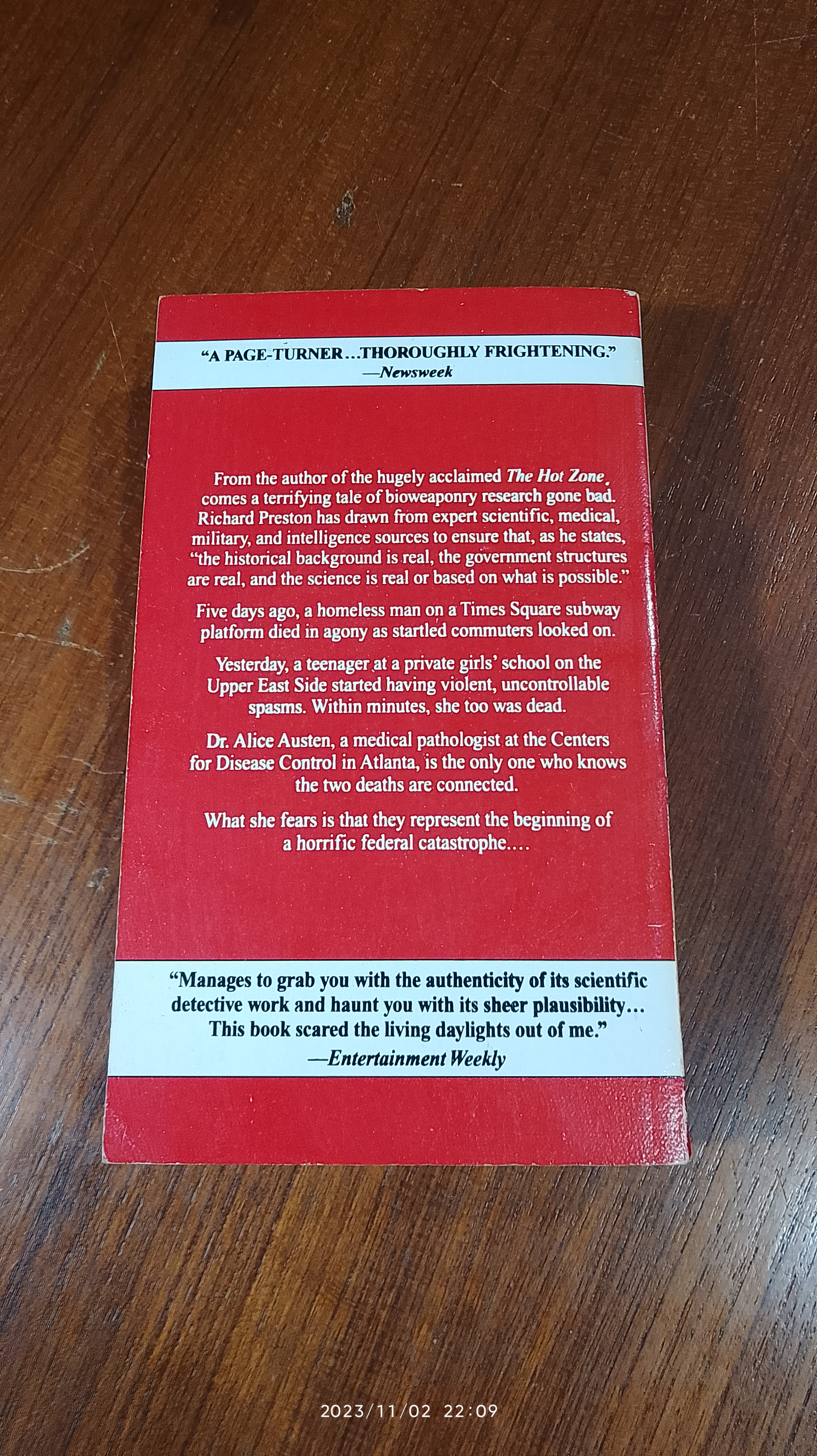 โคบรา...สายพันธุ์เพชฌฆาต / สุวิทย์ ขาวปลอด แปล