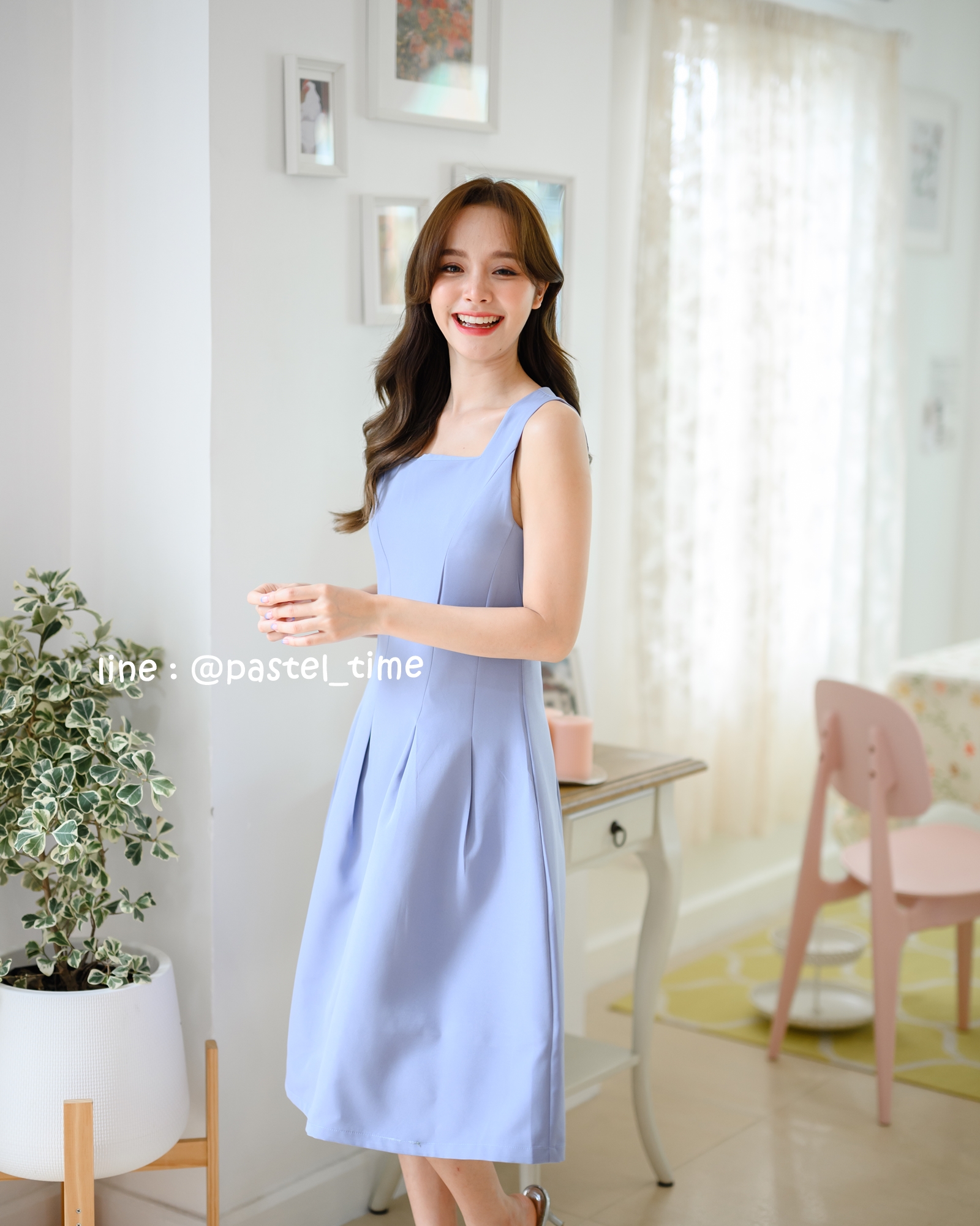Rochelle Midi Dress - สีฟ้าคราม **มีแต่ S**
