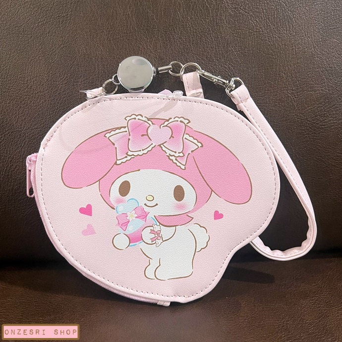 กระเป๋าใส่บัตร/ใส่เหรียญ Sanrio Fragrance is the Feeling of Love Pouch แบบ My Melody มีสายคล้องมือ ขนาด 13.5 x 11 ซม.