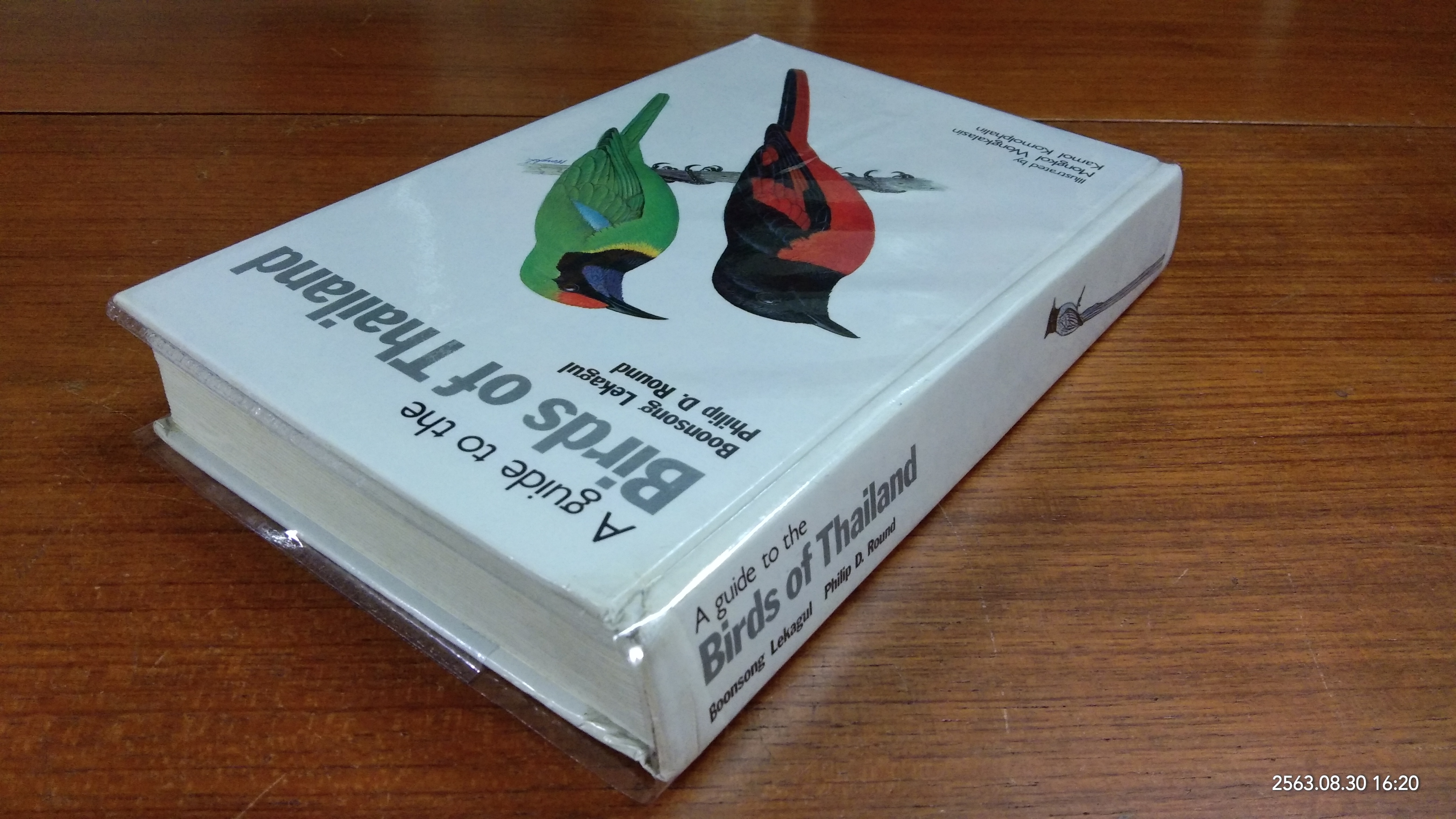 A guide to the Birds of Thailand / Boonsong Lekagul