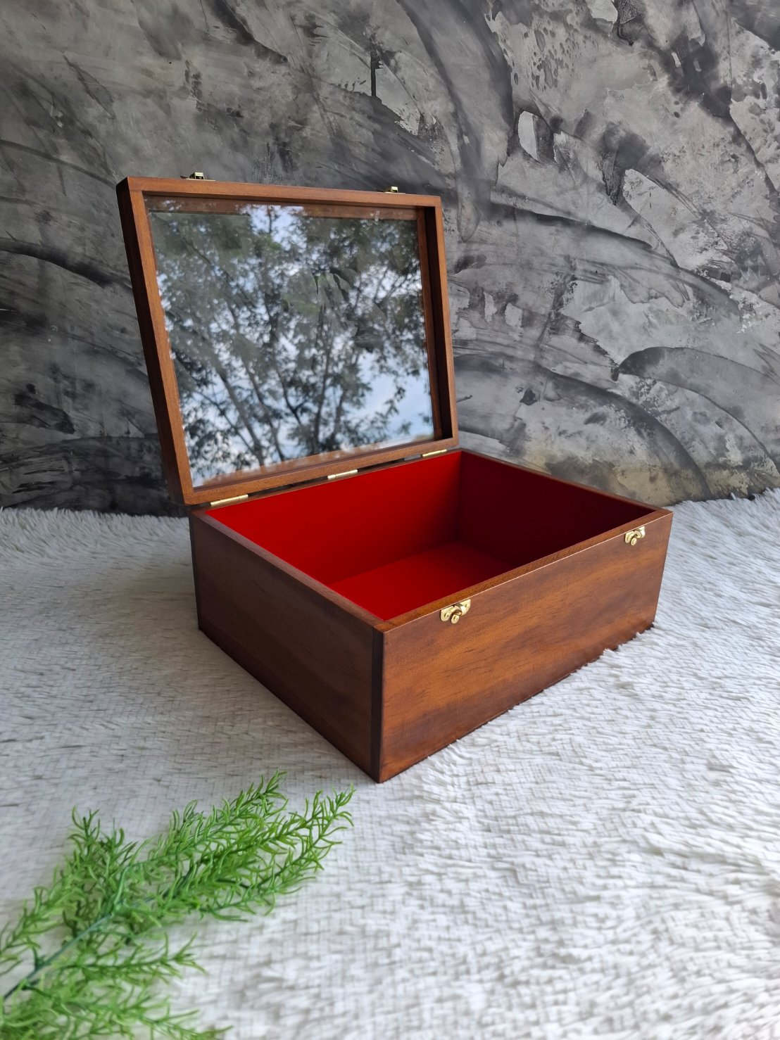 กล่องไม้ฝากระจก