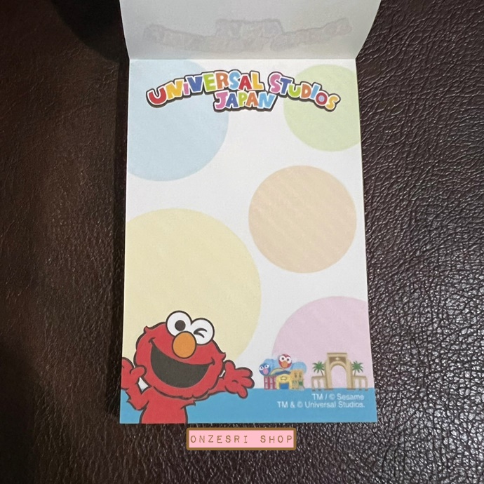 เซ็ตสมุดฉีกเล่มเล็ก 3 เล่ม ลายรวม Characters (USJ) แบบ Snoopy & Elmo ขนาด 6 x 9 ซม. เล่มละ 60 แผ่น มีขายเฉพาะที่ Universal Studios Japan เท่านั้น