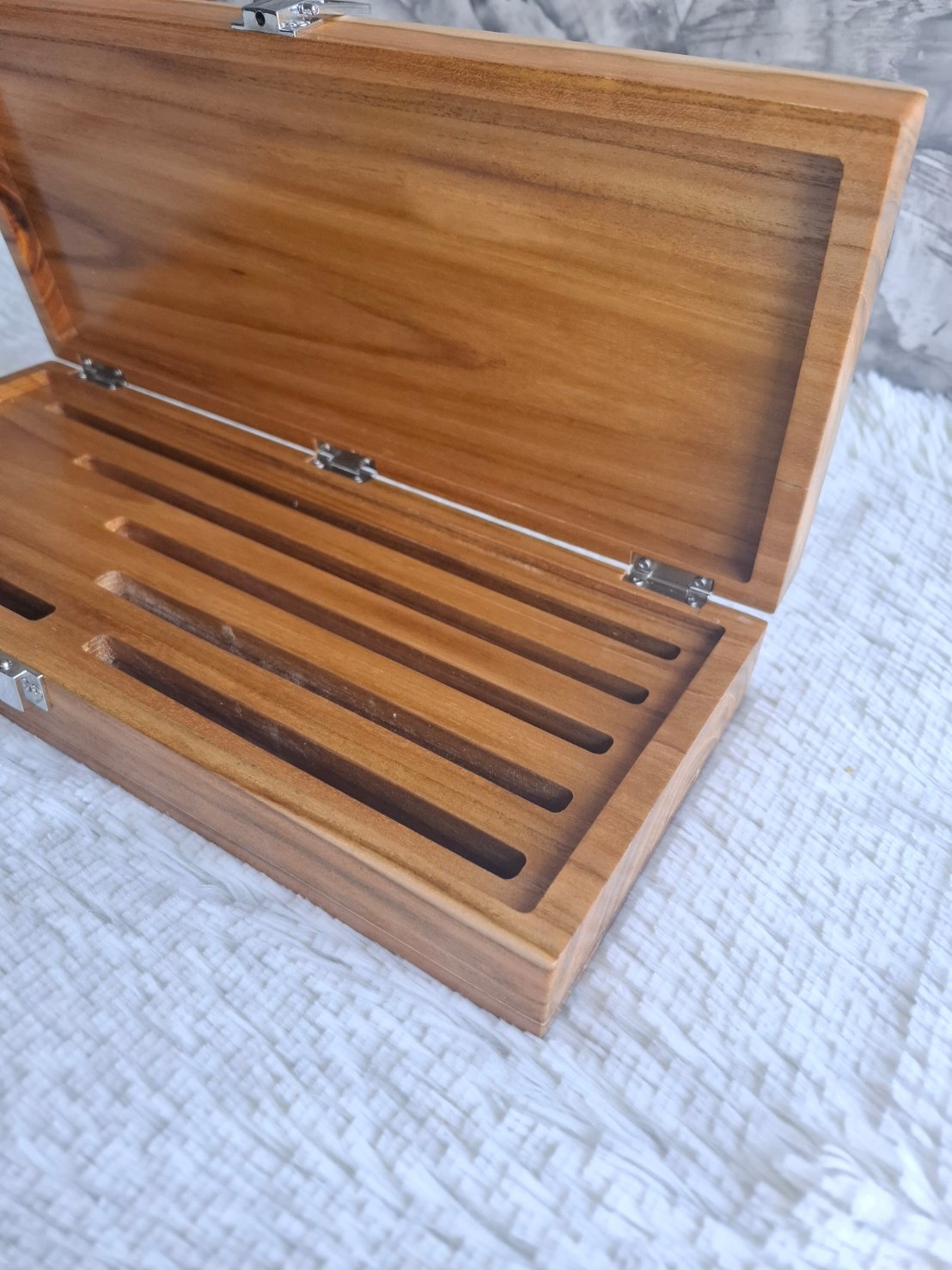 กล่องไม้สักฝาล็อค