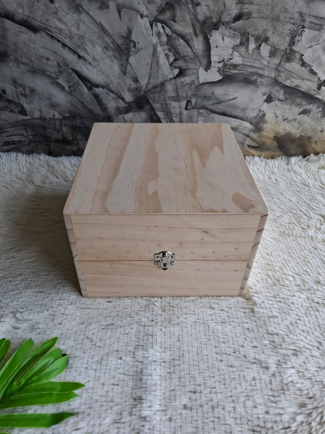 กล่องไม้ฝาล็อค