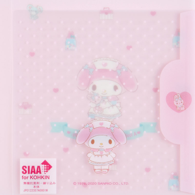 ซองใส่มาสก์ Sanrio Anti-Bac Compact Mask Case แบบ My Melody ชุดคุณพยาบาล ด้านในเคลือบสารช่วยป้องกันแบคทีเรีย ใส่หน้ากากอนามัยแบบยาวพับครึ่งได้ ขนาด 18 x 10 ซม.