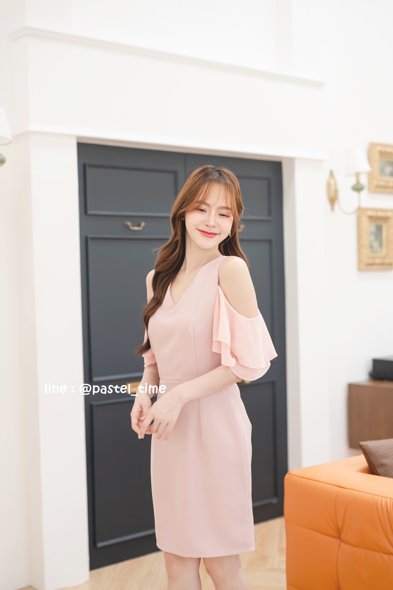Vela off-shoulder dress : สีชมพู