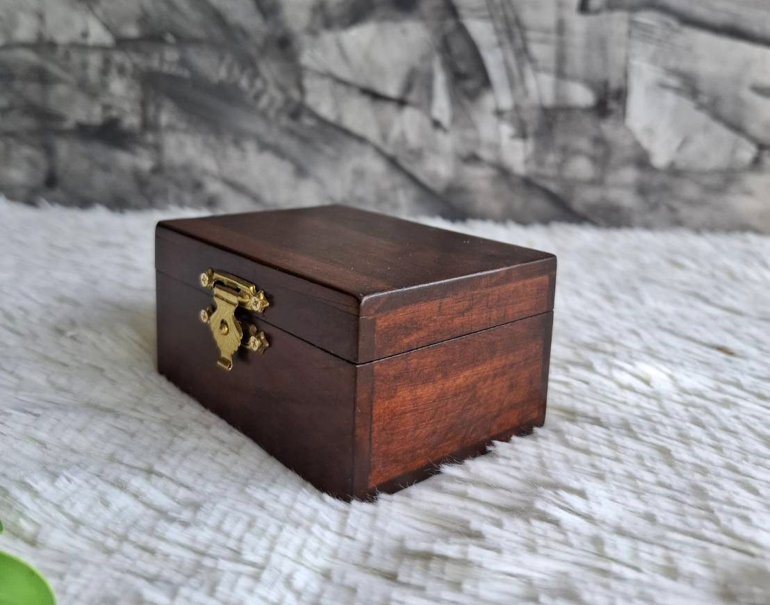 กล่องไม้แบบฝาล็อค