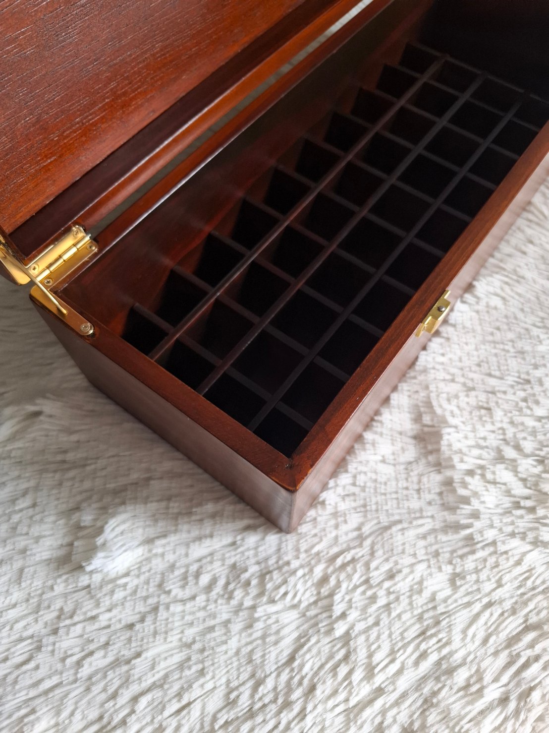 กล่องไม้ฝาล็อค