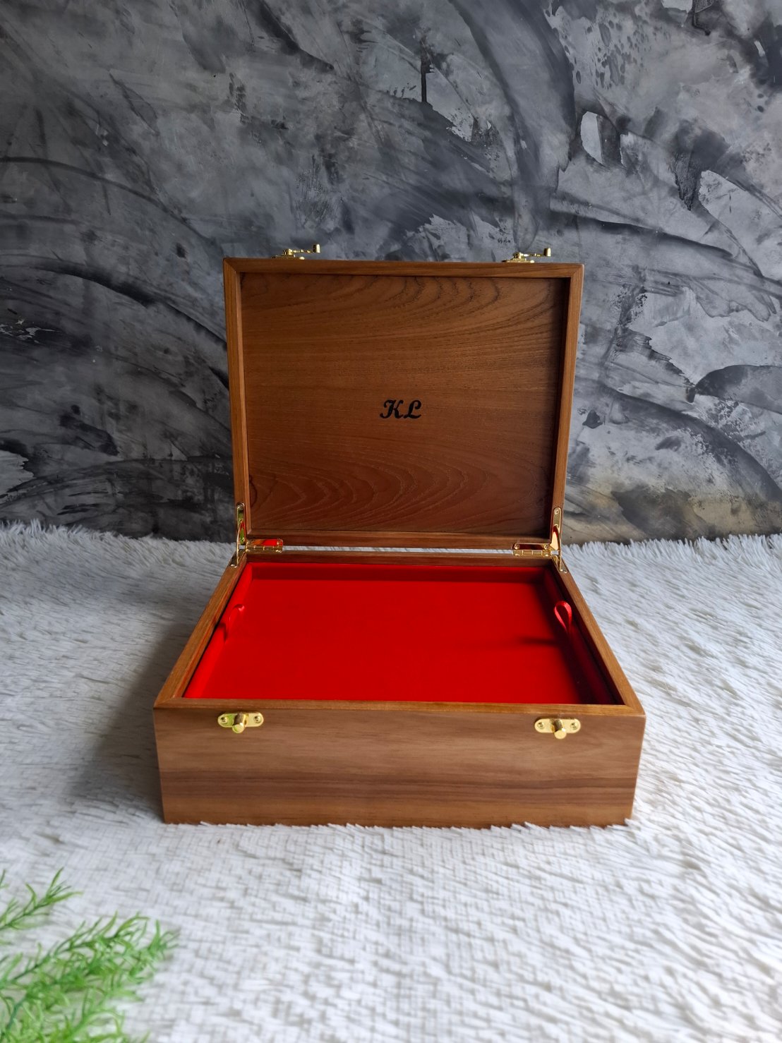 กล่องไม้สักฝาล็อค