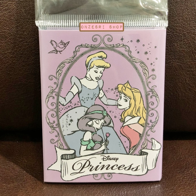 กระดาษโน้ตมีกาว Delfino Sticky Note แบบเล่ม ลาย Disney Princess เล่มสีม่วง ใช้คั่นหน้าหรือแปะเขียนข้อความได้ มีกาวด้านหลัง มี Sticker ที่สามารถทำเป็น index ได้ด้วย ขนาด 9 x 7 x 1 ซม. มีลายด้านใน 13 ลาย รวม 260 แผ่น