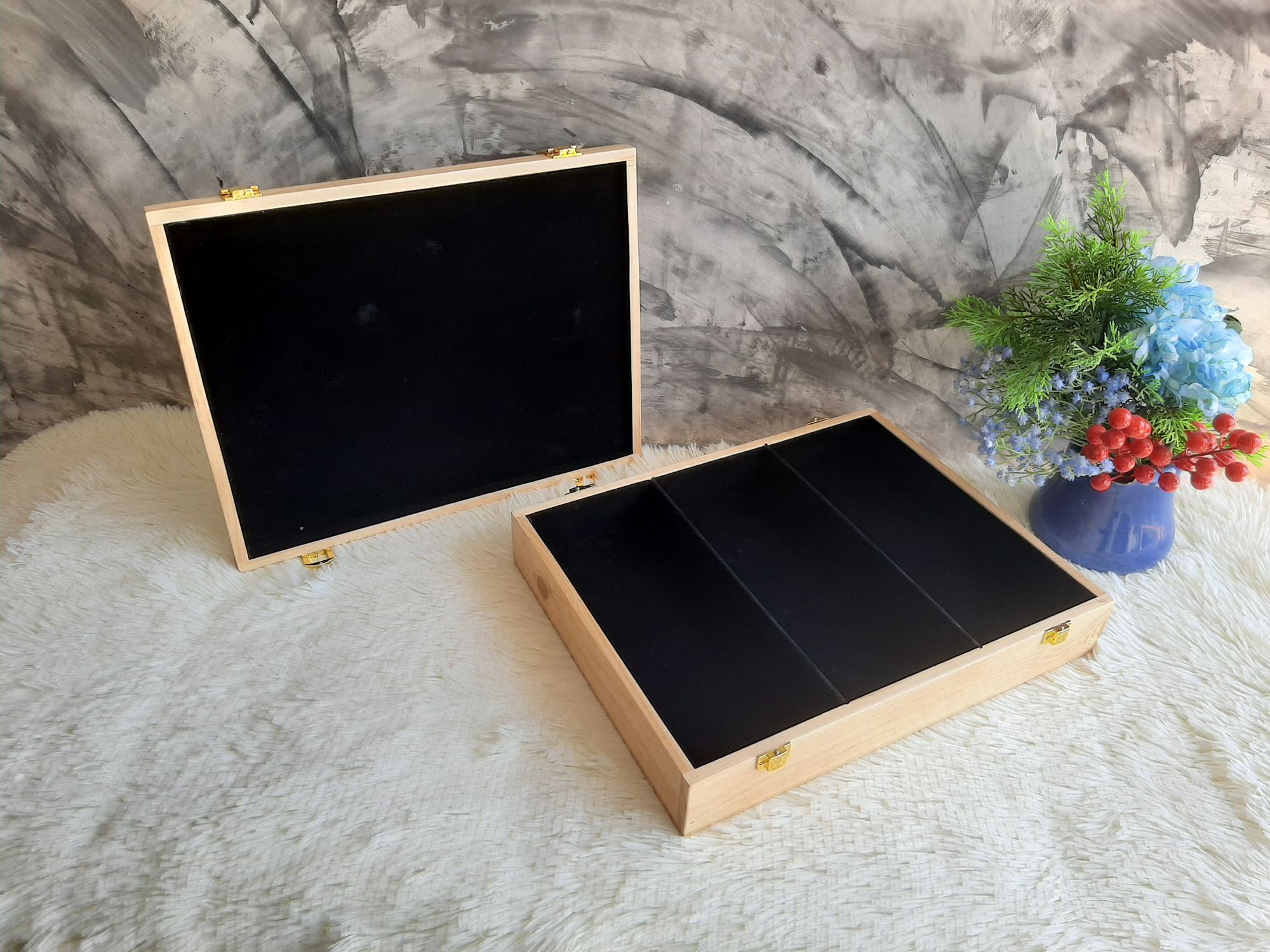 กล่องไม้สนฝาล็อค