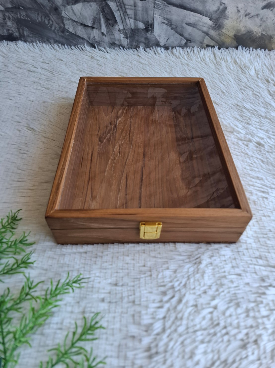 กล่องไม้สักฝาอะครีลิค