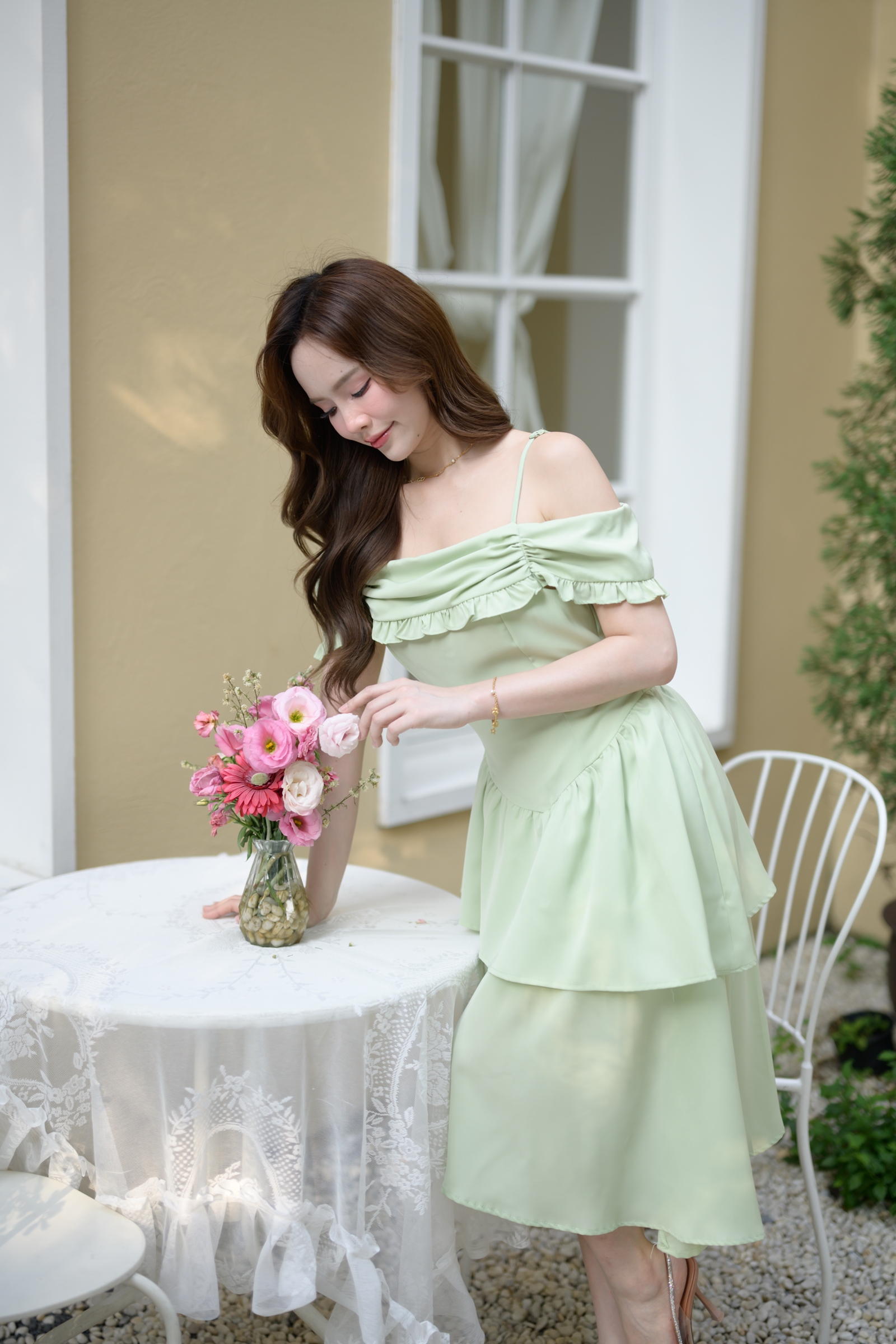 Fleur Classic Asymmetric Midi Dress : สีเขียว [Made by Pastel Time]