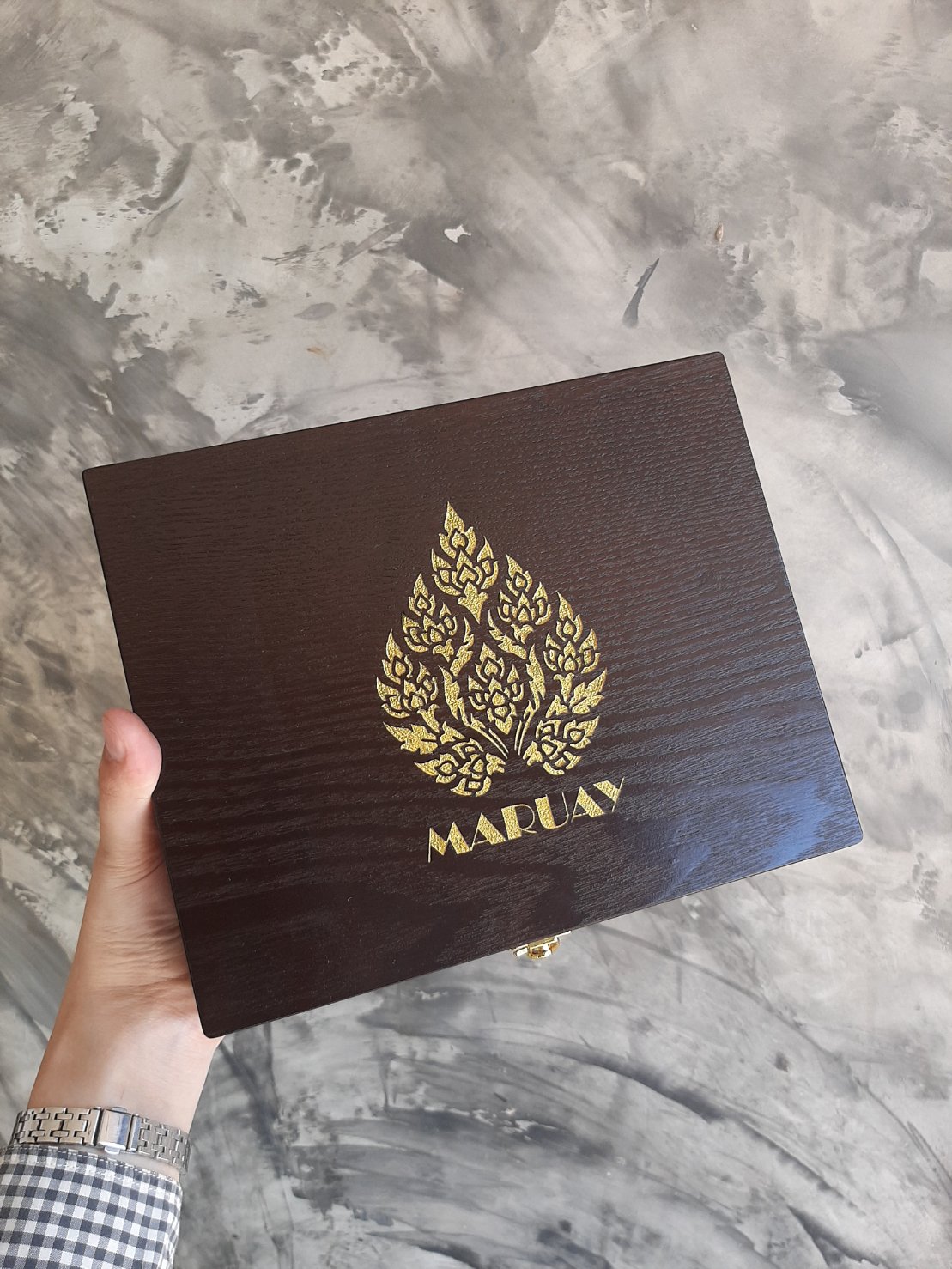 กล่องไม้แบบฝาล็อคสีโอ๊ค