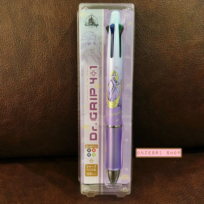 ปากกา Dr.Grip 4+1 ลาย Disney Glitter (Rapunzel) เป็นปากกาหมึก 4 สี ดำ แดง เขียว น้ำเงิน และเป็นดินสอกดในแท่งเดียวกัน มีขายเฉพาะที่ Disney Store Japan เท่านั้น