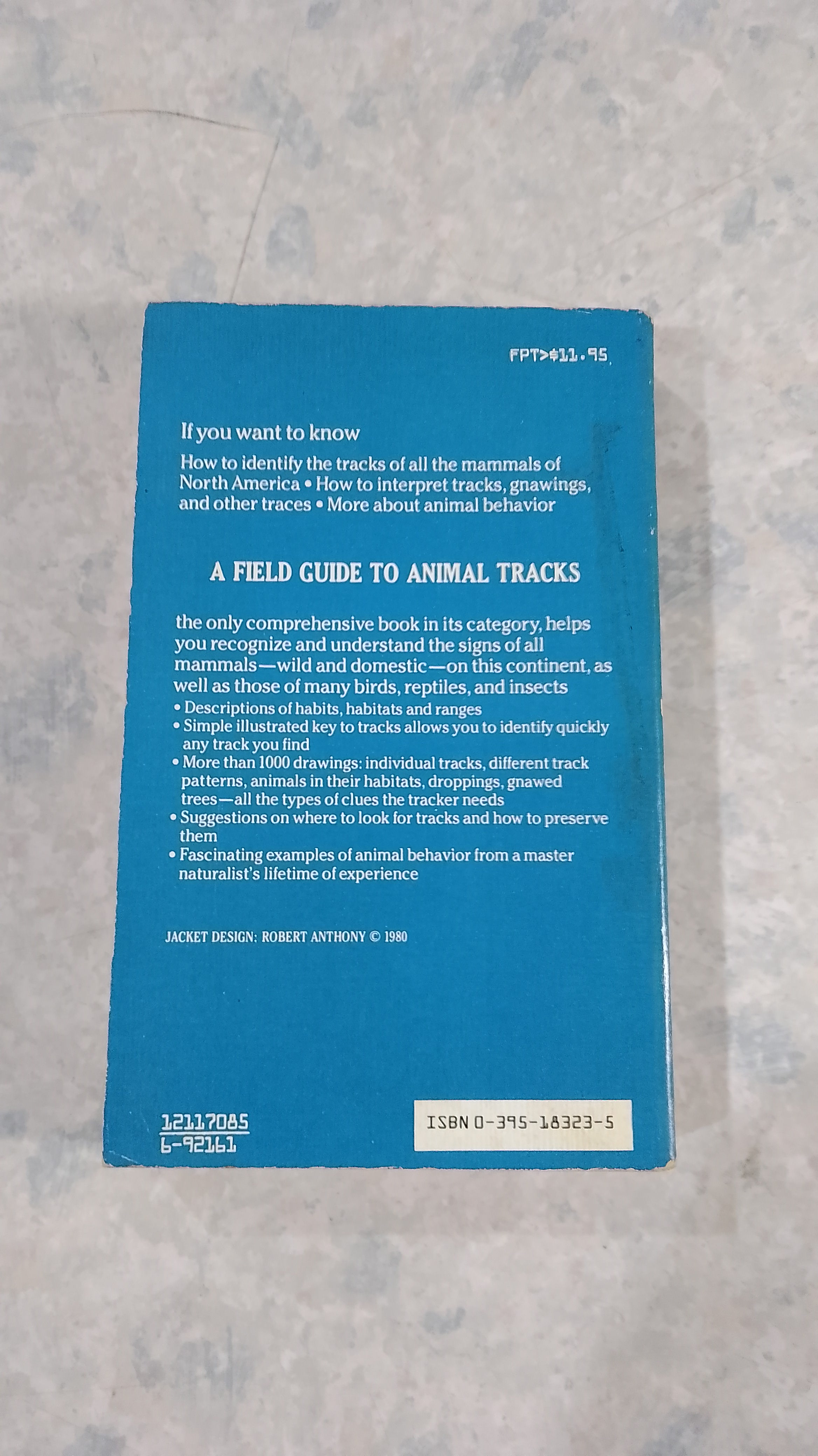 A FIELD GUIDE TO ANIMAL TRACKS / OLAUS J.MURIE
