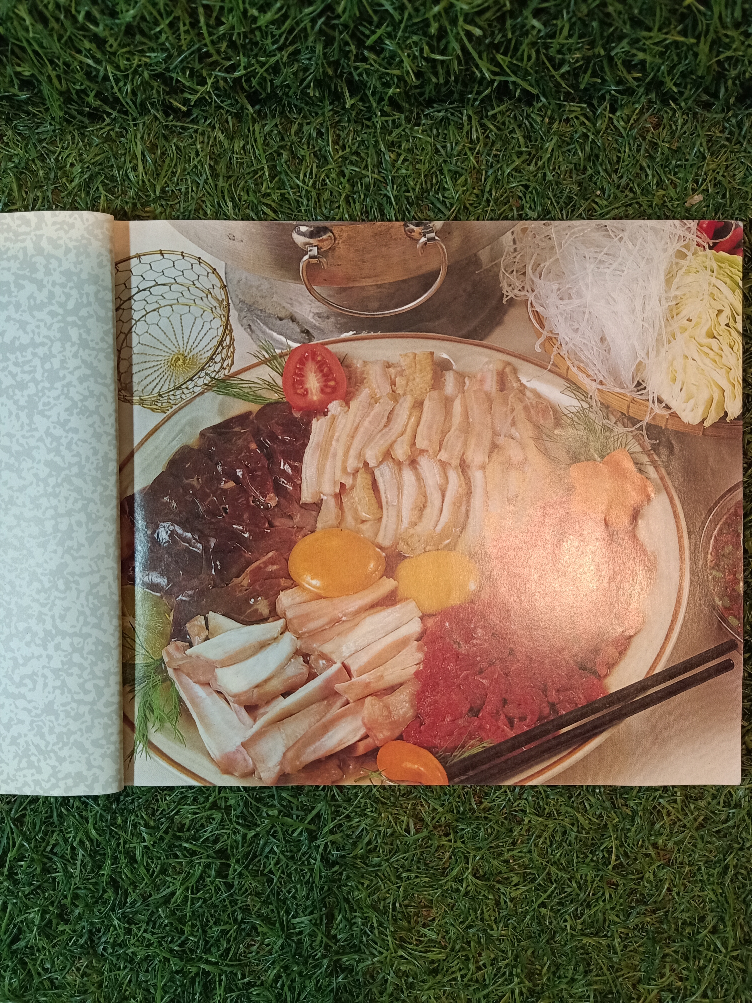 อาหารรสเด็ด (หนังสือมีรอยชำรุดตามรูปที่ถ่าย) / สถาบันอาหารตวงทิพย์