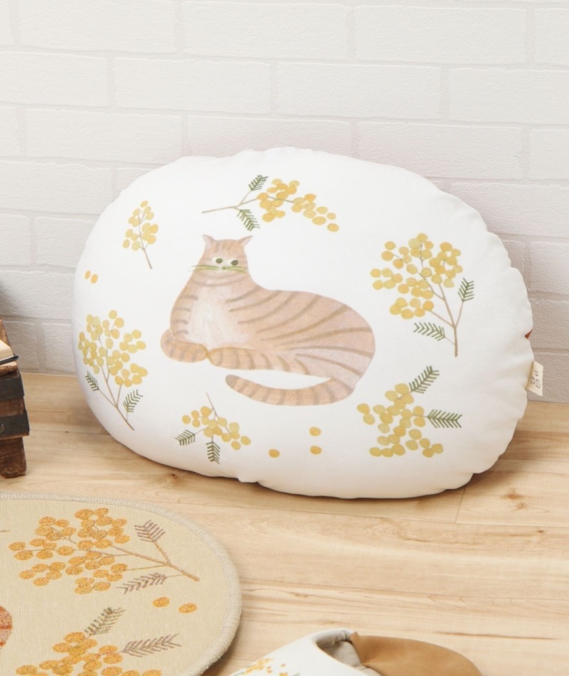 หมอน Studio Clip Cushion ลายน้องแมว ผลงานคุณ necktie (ネクタイ) ศิลปินญี่ปุ่น ขนาด 35 x 45 x 15 ซม.