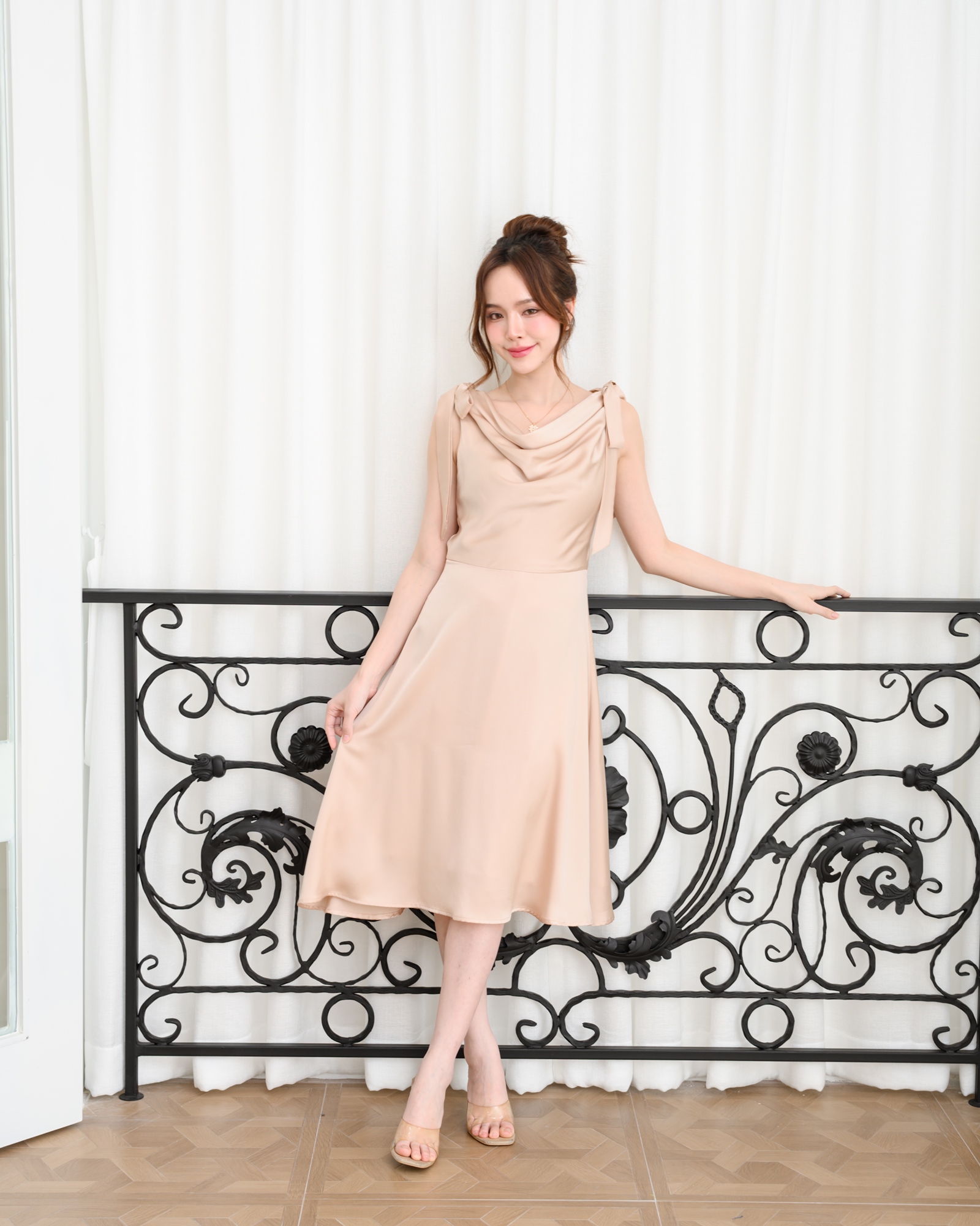 Amour Dress : สีแชมเปญ (โบว์ผูกได้หลายแบบ)
