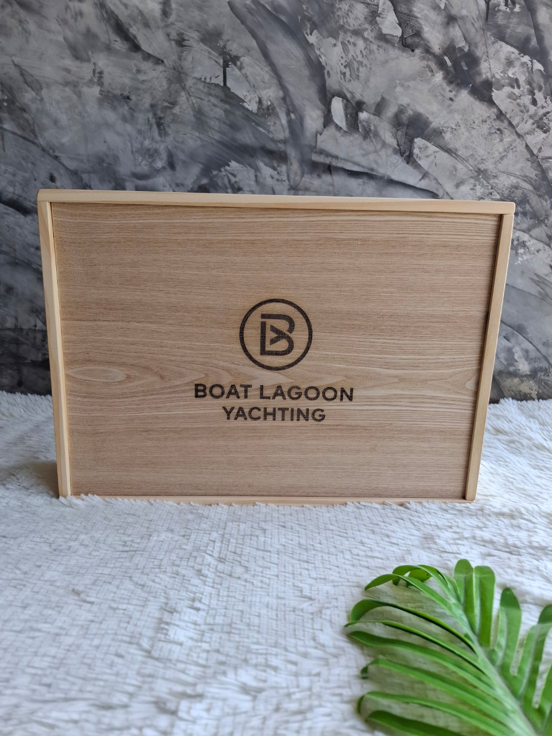 กล่องไม้ฝาสไลด์