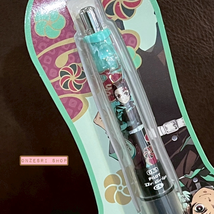 ดินสอกดเขย่าไส้ Dr.Grip PlayBorder ลาย ดาบพิฆาตอสูร (Demon Slayer: Kimetsu no Yaiba) แบบ Tanjiro สีเขียว หัว 0.5 ตรงที่จับสามารถถอดสลับสีกันได้