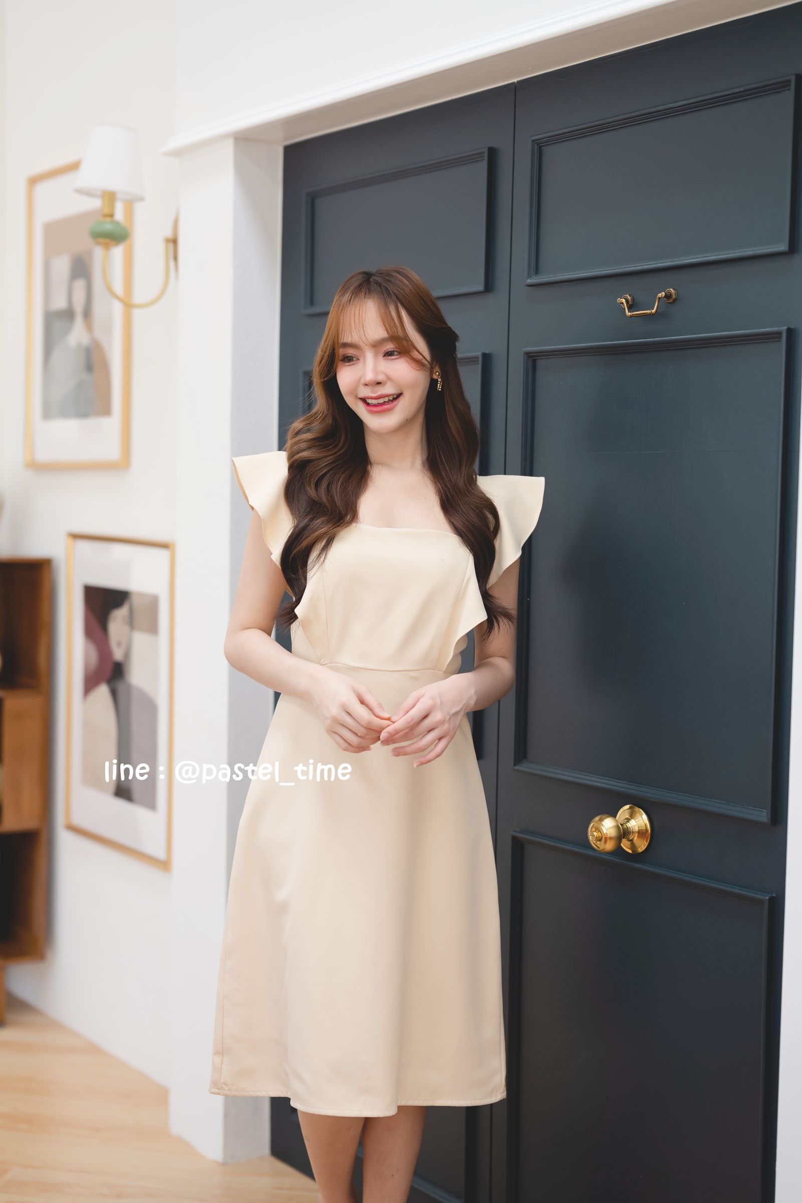 Rika Ruffle Dress : สีครีม