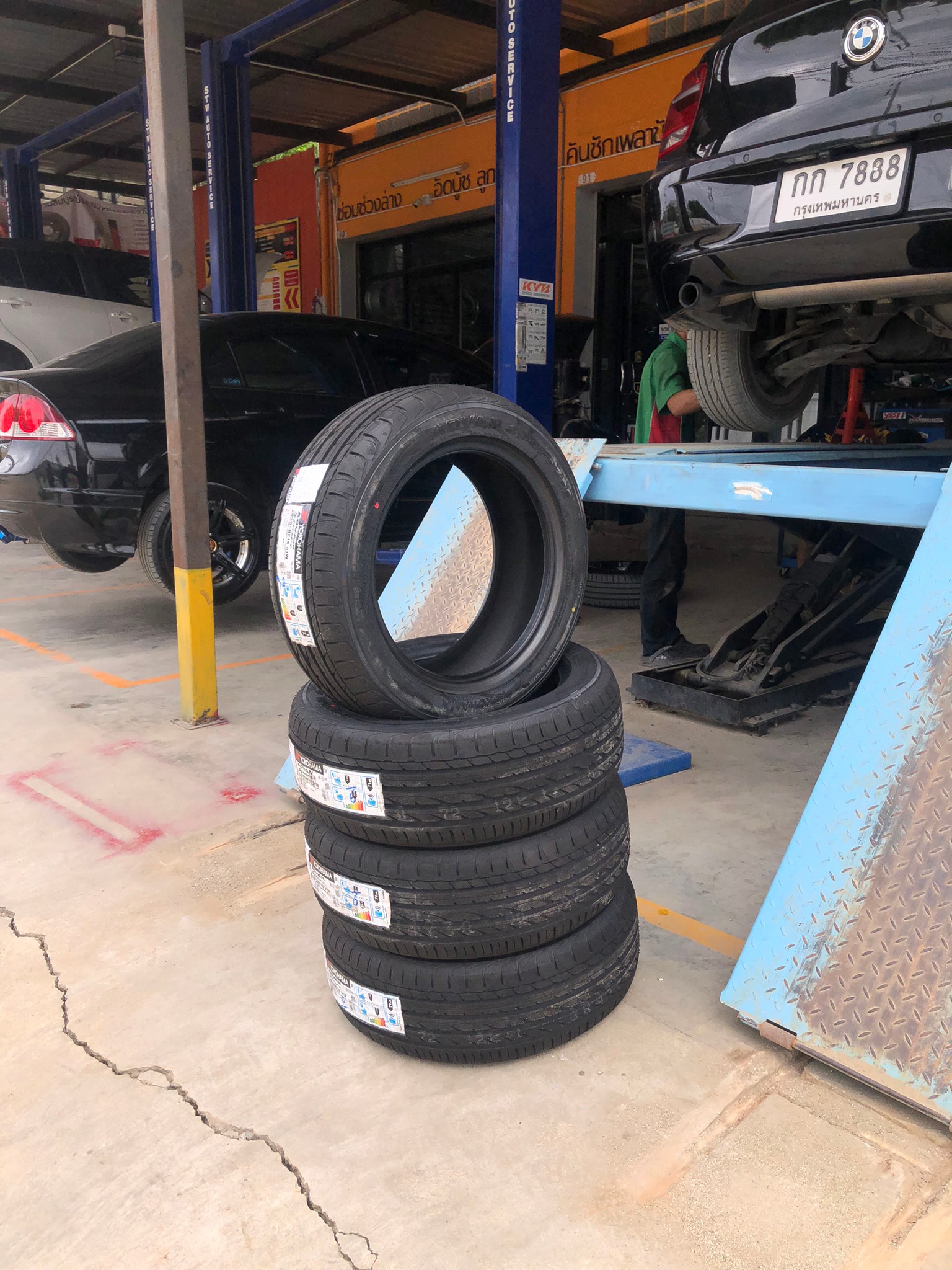 ยาง YOKOHAMA ADVAN SPORT V103 205/55-16 ZPS 91W *RUN FLAT JP