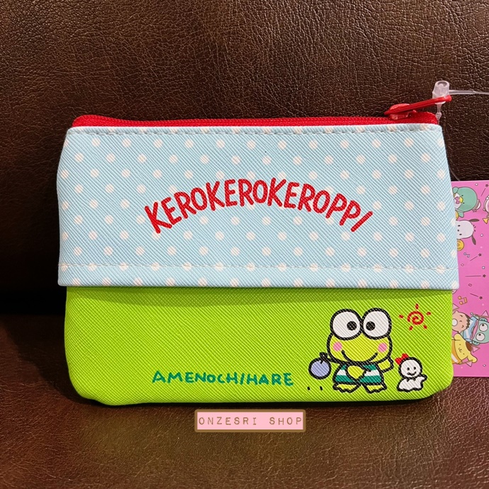กระเป๋า Sanrio Characters Retro Collection Pouch & Tissue Case แบบ Keroppi ด้านหลังใส่ทิชชู่ได้ มีซิปปิดเปิด ขนาด 13 x 9.5 x 0.7 ซม. ทำจาก PVC