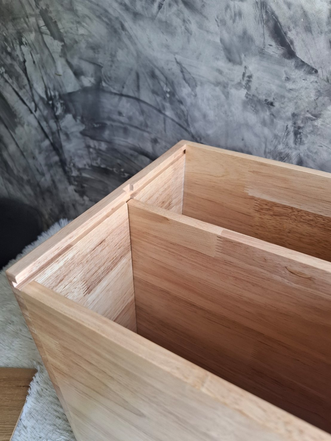 กล่องฝาสลได์